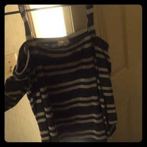 Cold shoulder shirt bundle